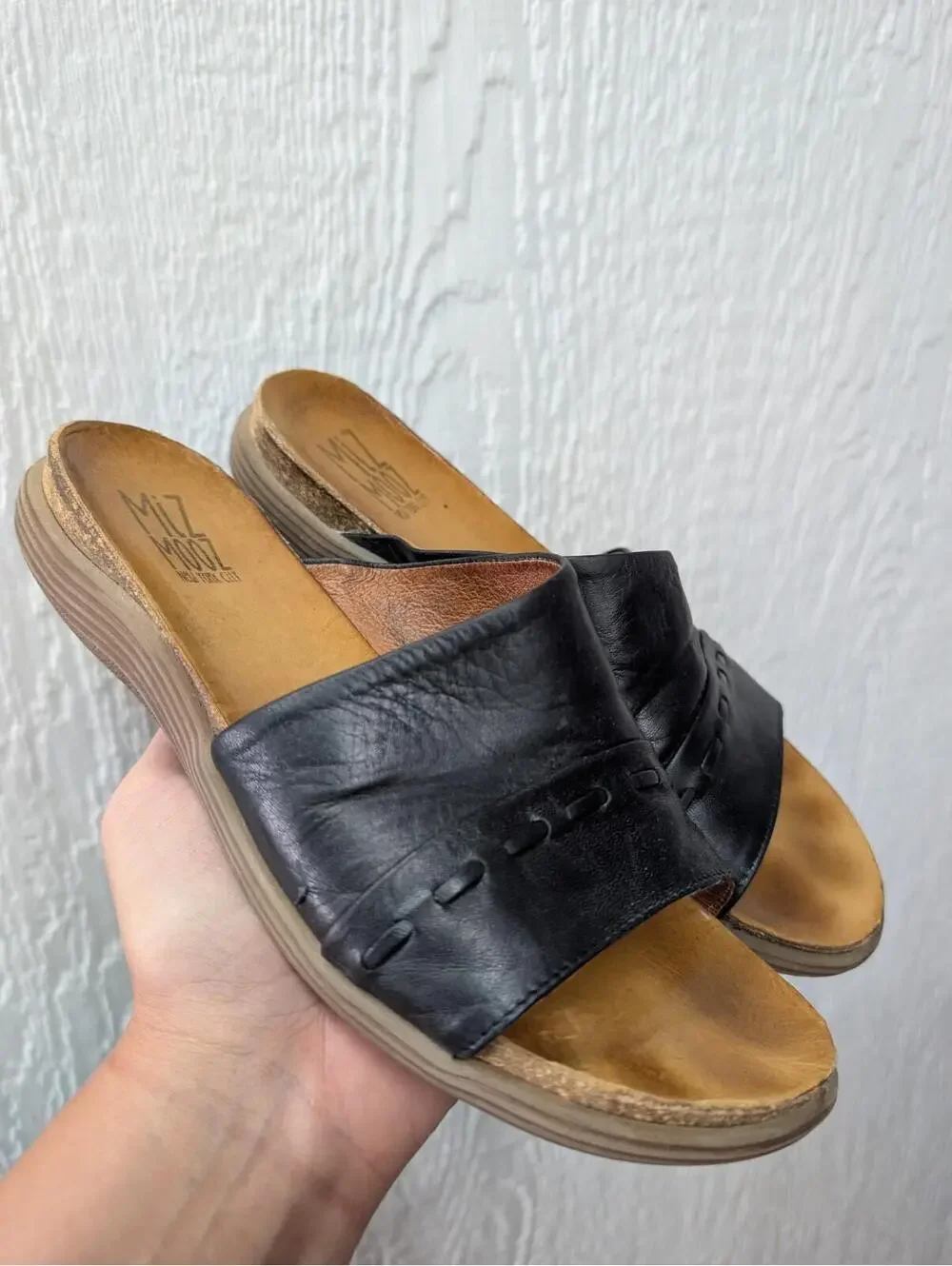 Miz Mooz Mae Black Leather Slide Sandals Summer Travel Women's Size 39 US 8.5
